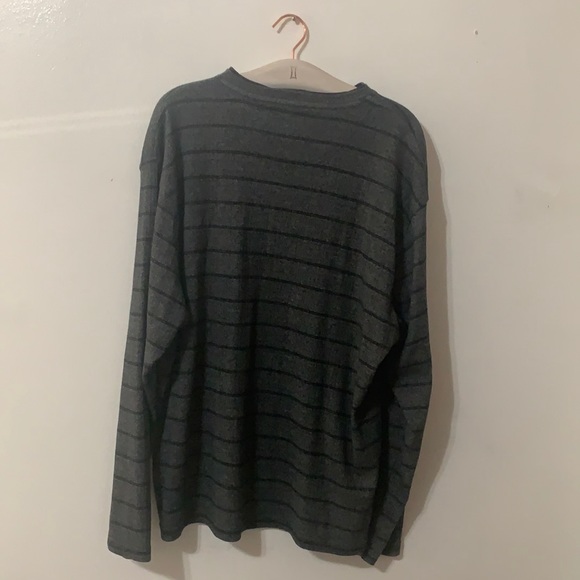 Retreat Mens XL V-neck Long Sleeve Pullover T-shirt - Picture 3 of 4